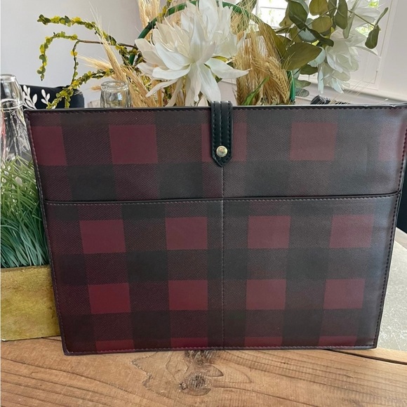 ISAAC MIZRAHI TABLET  HOLDER/COSMETIC BAG CC WITH LANYARD/ BLK FAUX FUR KEY RING - Picture 2 of 10